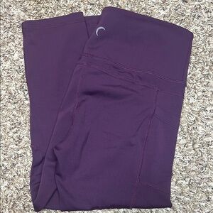 Plum Pocket Light n Tight Hi-rise Capri 20"
